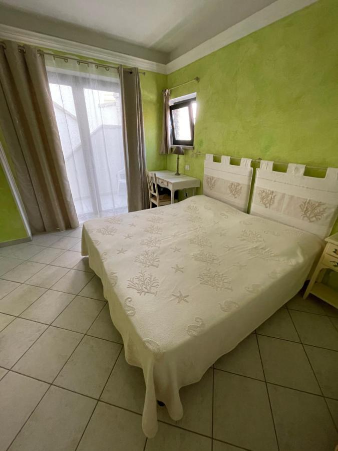B&B Le Farfalle Palau Eksteriør billede