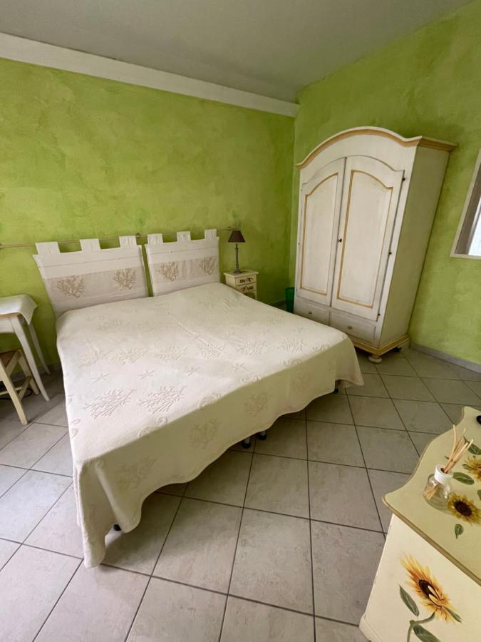 B&B Le Farfalle Palau Eksteriør billede