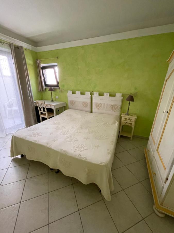 B&B Le Farfalle Palau Eksteriør billede