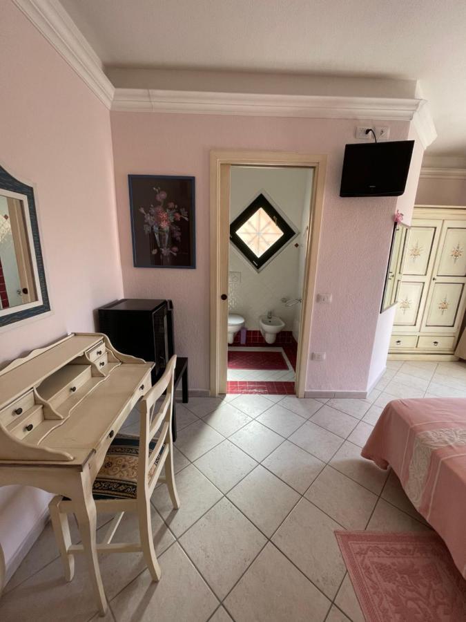 B&B Le Farfalle Palau Eksteriør billede