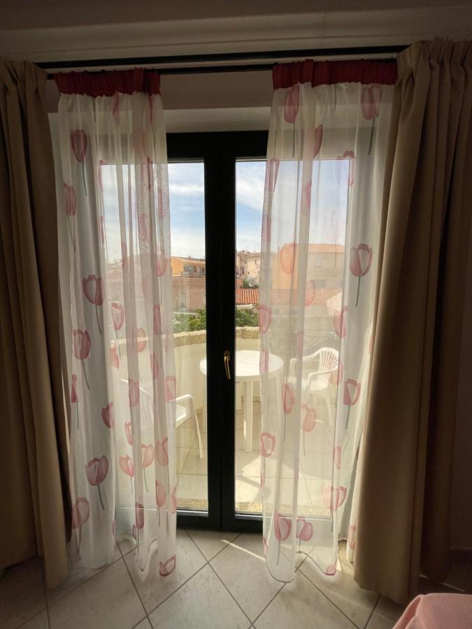 B&B Le Farfalle Palau Eksteriør billede