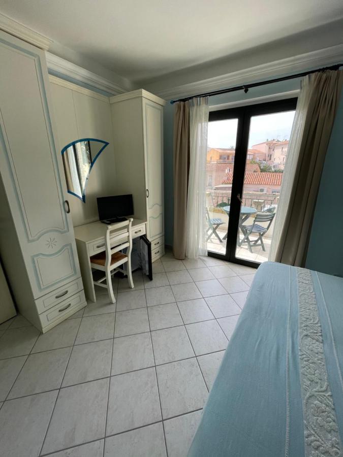 B&B Le Farfalle Palau Eksteriør billede