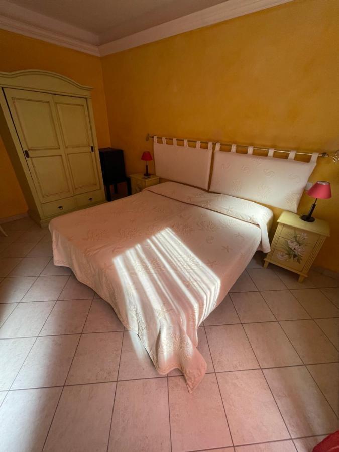B&B Le Farfalle Palau Eksteriør billede