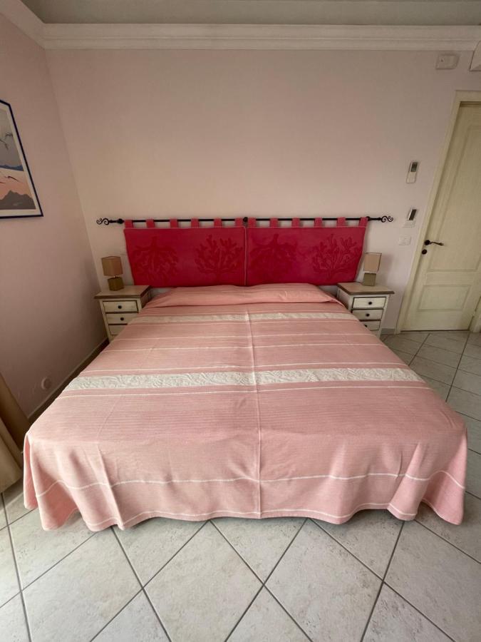 B&B Le Farfalle Palau Eksteriør billede