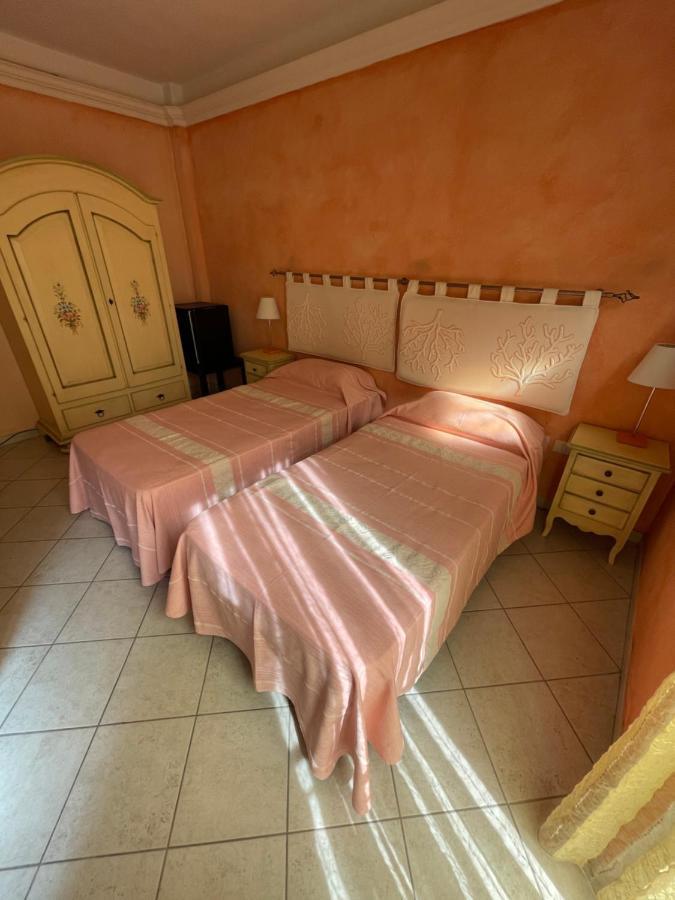 B&B Le Farfalle Palau Eksteriør billede