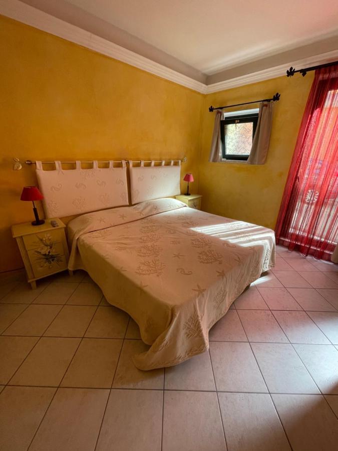 B&B Le Farfalle Palau Eksteriør billede