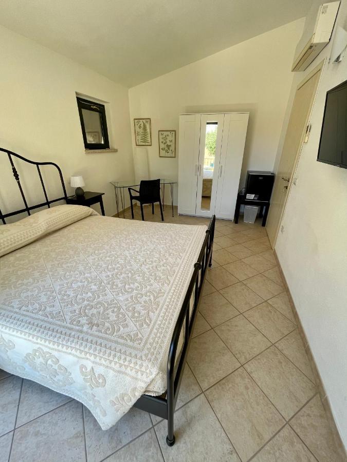B&B Le Farfalle Palau Eksteriør billede