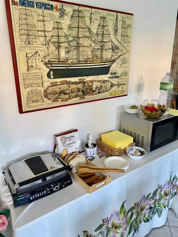 B&B Le Farfalle Palau Eksteriør billede